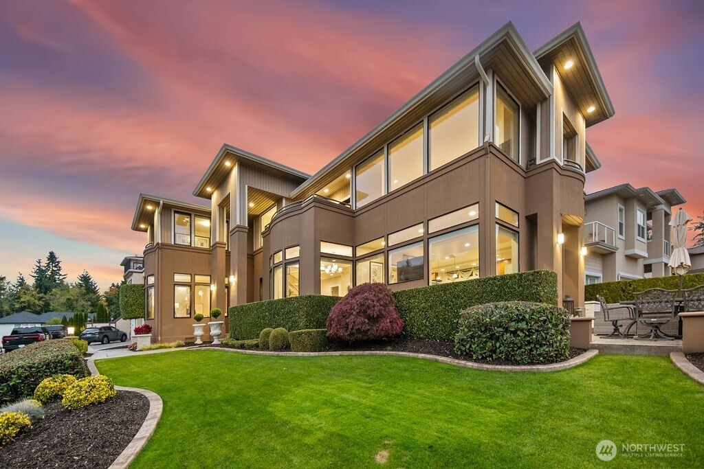 7404 117th Place SE, Newcastle, WA 98056