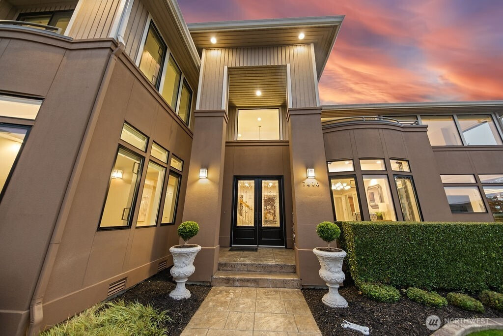 7404 117th Place SE, Newcastle, WA 98056