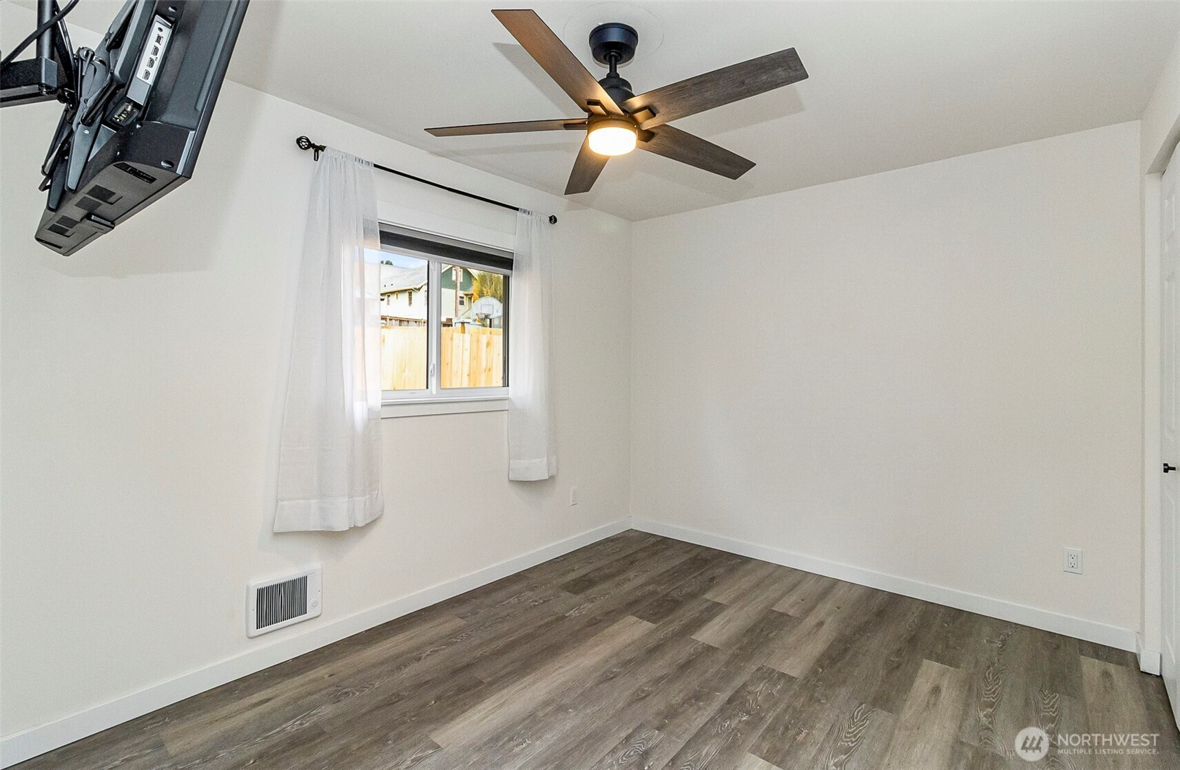 4512 S 3rd Avenue, Everett, WA 98203