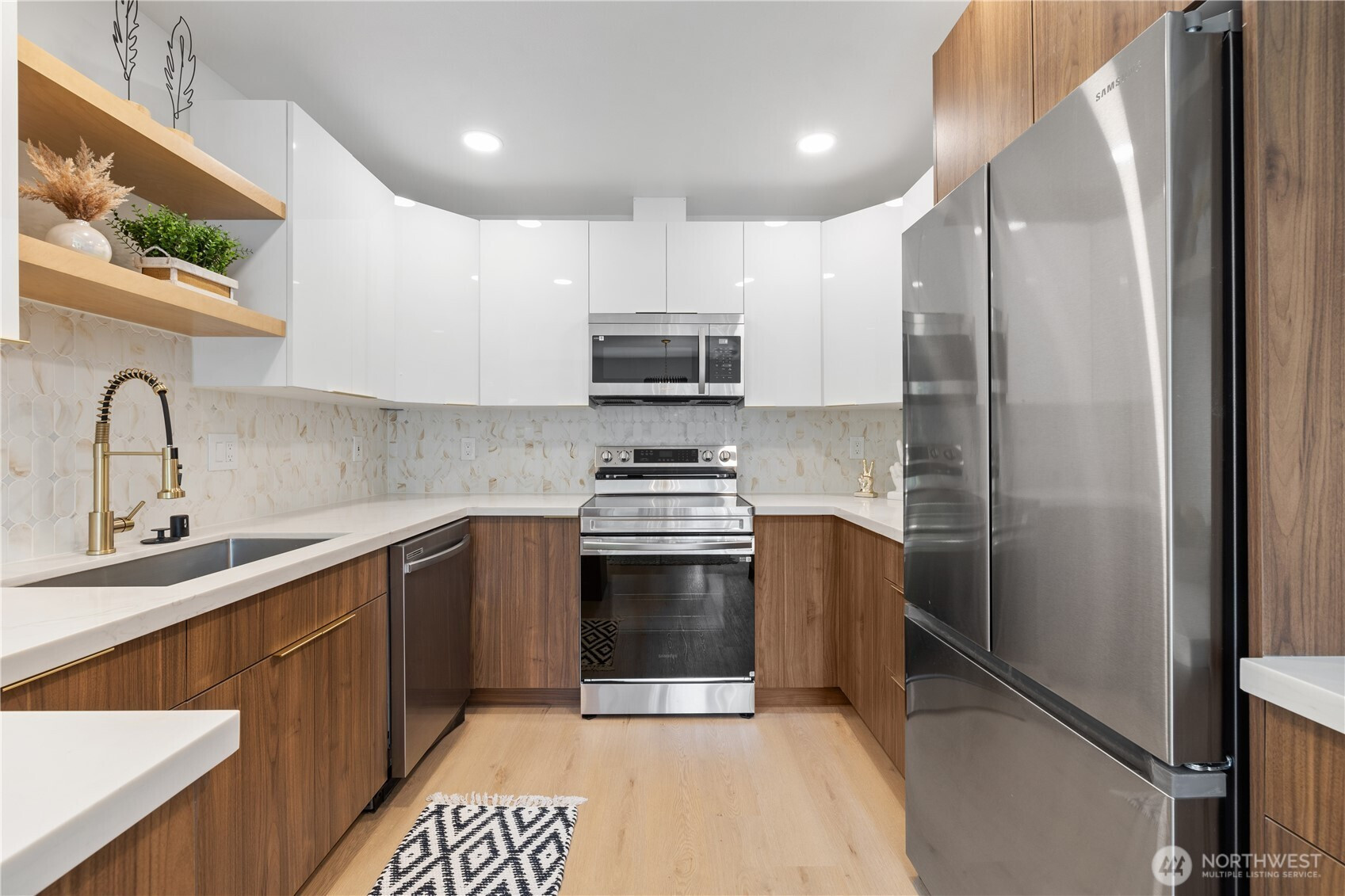 19718 76th Avenue W, Lynnwood, WA 98036