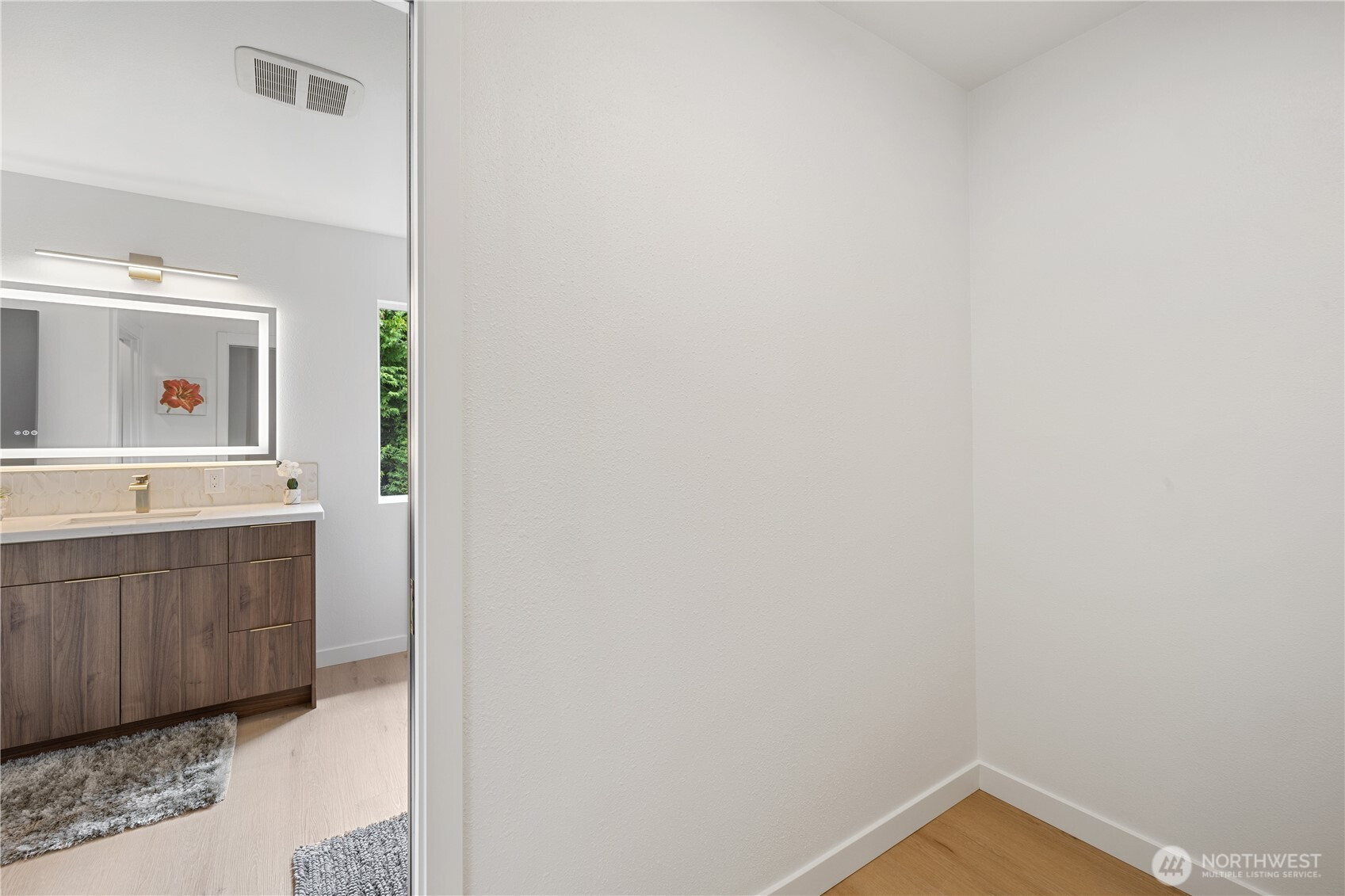 19718 76th Avenue W, Lynnwood, WA 98036