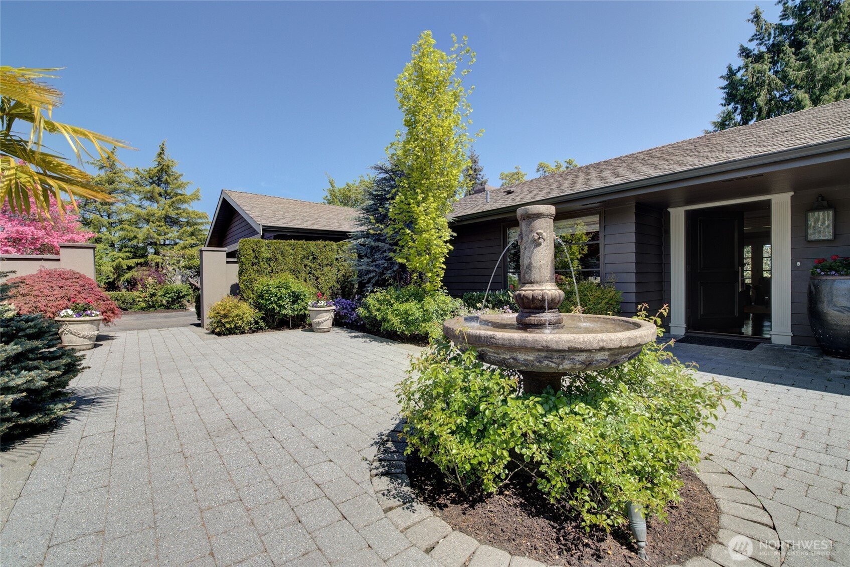 914 88th Avenue NE, Medina, WA 98039