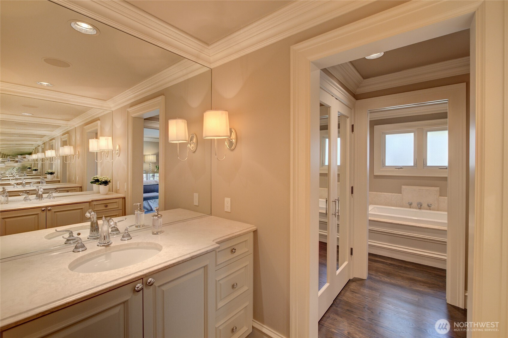 914 88th Avenue NE, Medina, WA 98039