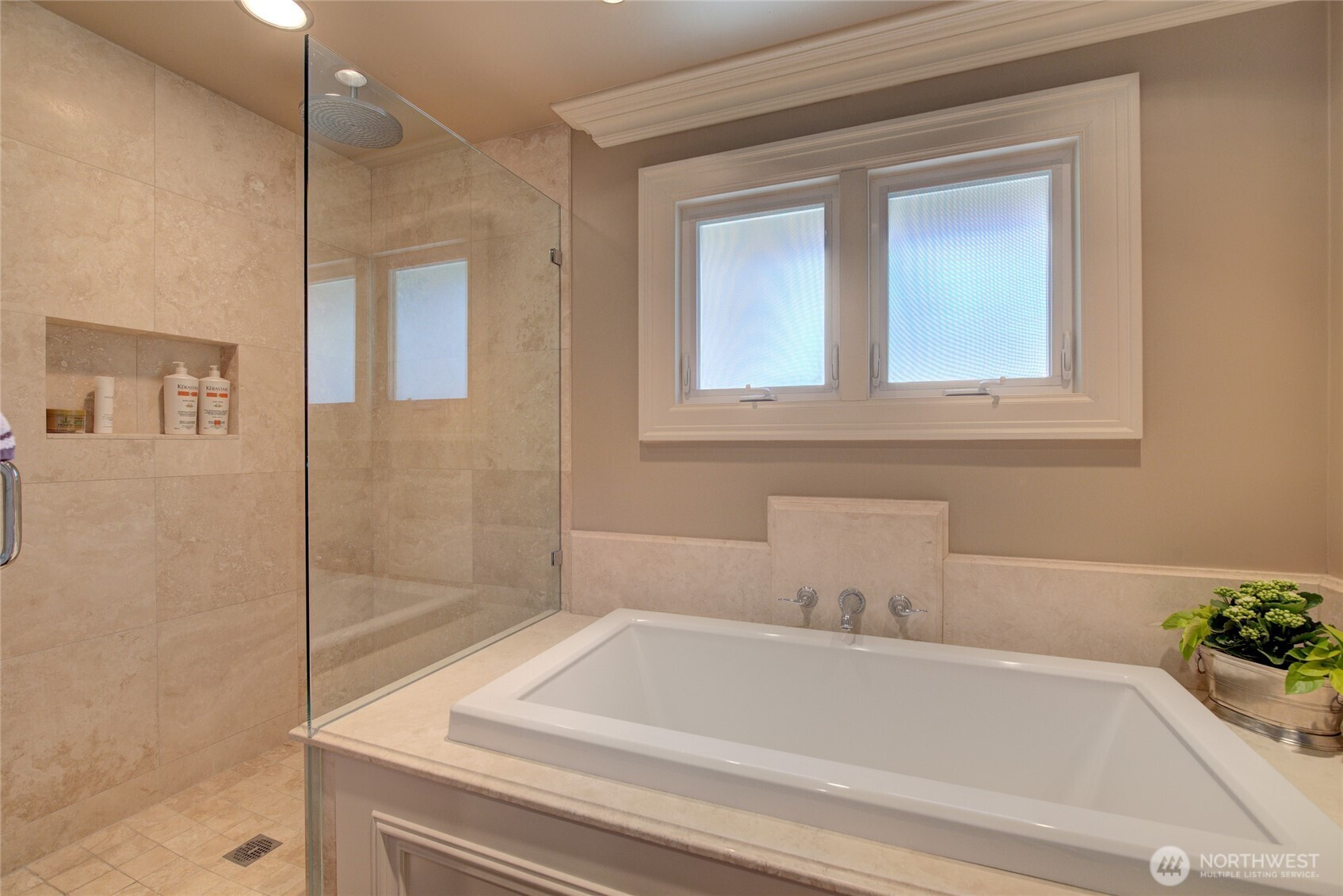 914 88th Avenue NE, Medina, WA 98039