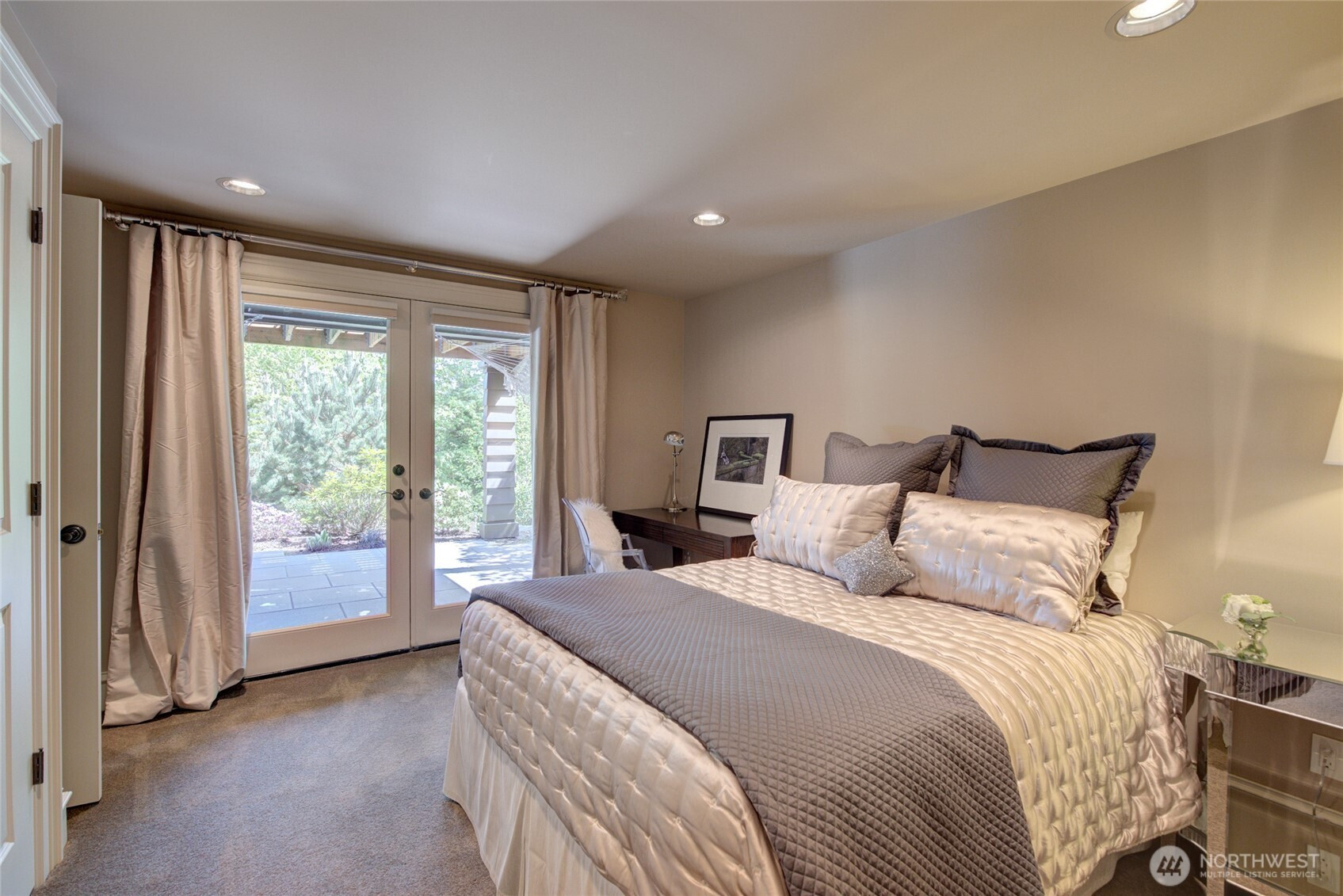 914 88th Avenue NE, Medina, WA 98039