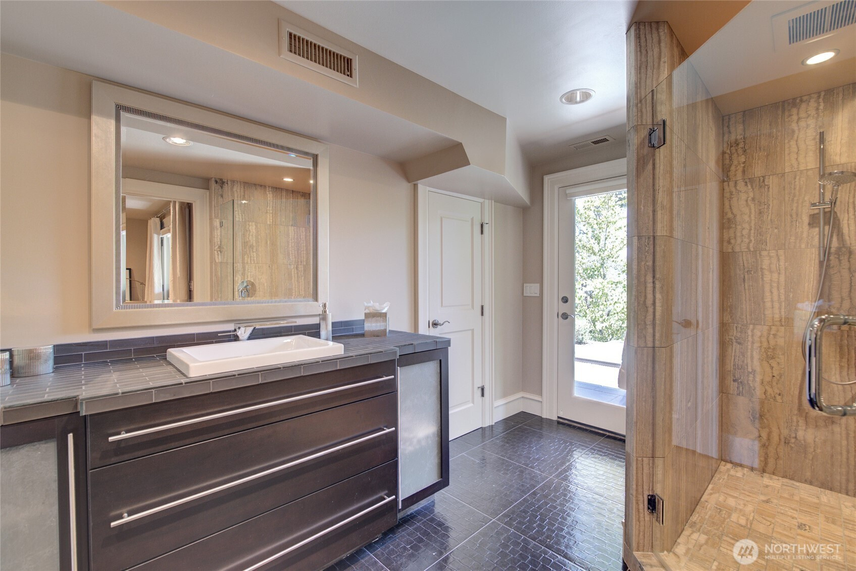 914 88th Avenue NE, Medina, WA 98039