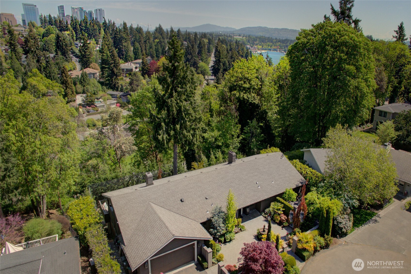 914 88th Avenue NE, Medina, WA 98039