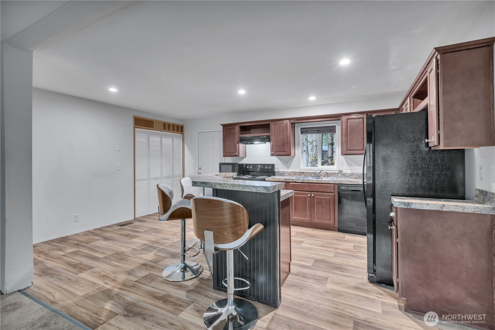 34318 42nd Avenue E, Eatonville, WA 98328