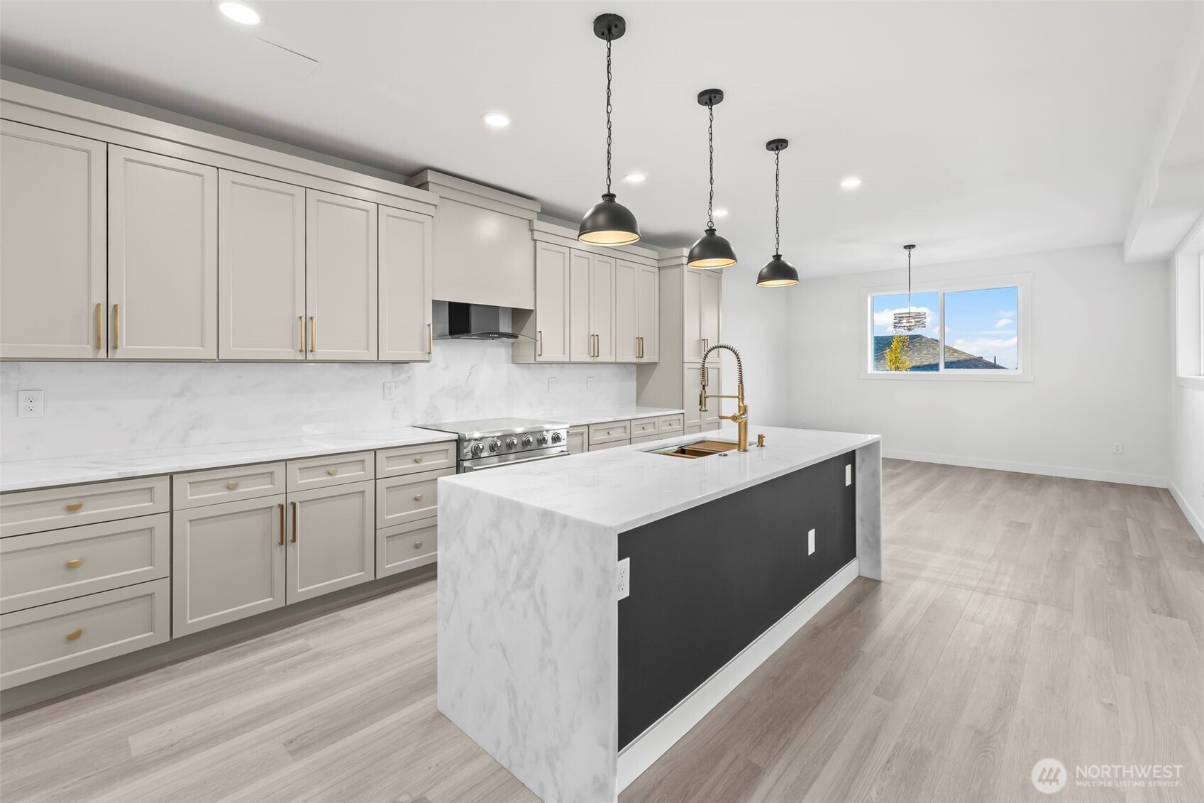 3102 44th Avenue NE, Tacoma, WA 98422