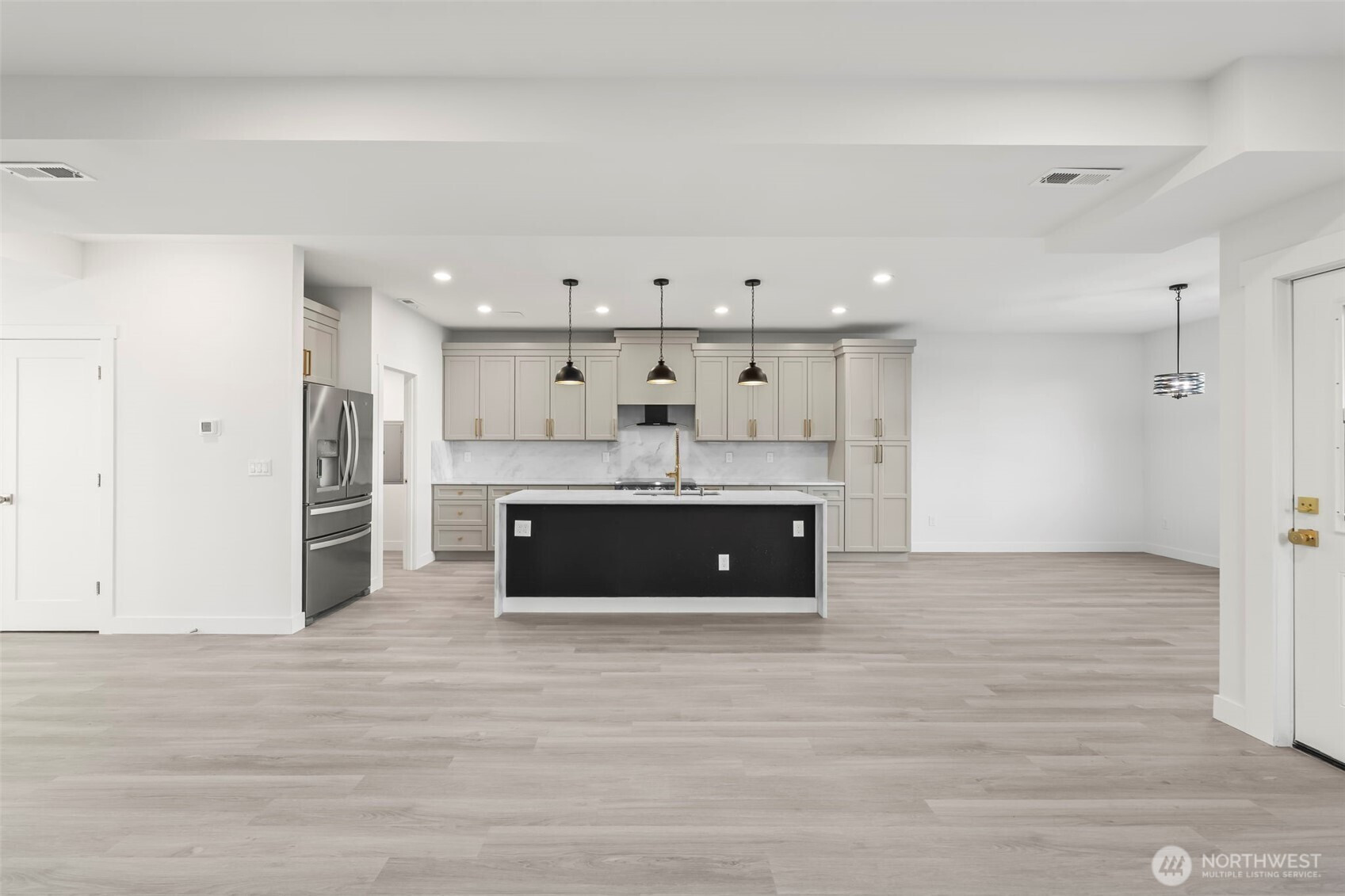 3102 44th Avenue NE, Tacoma, WA 98422