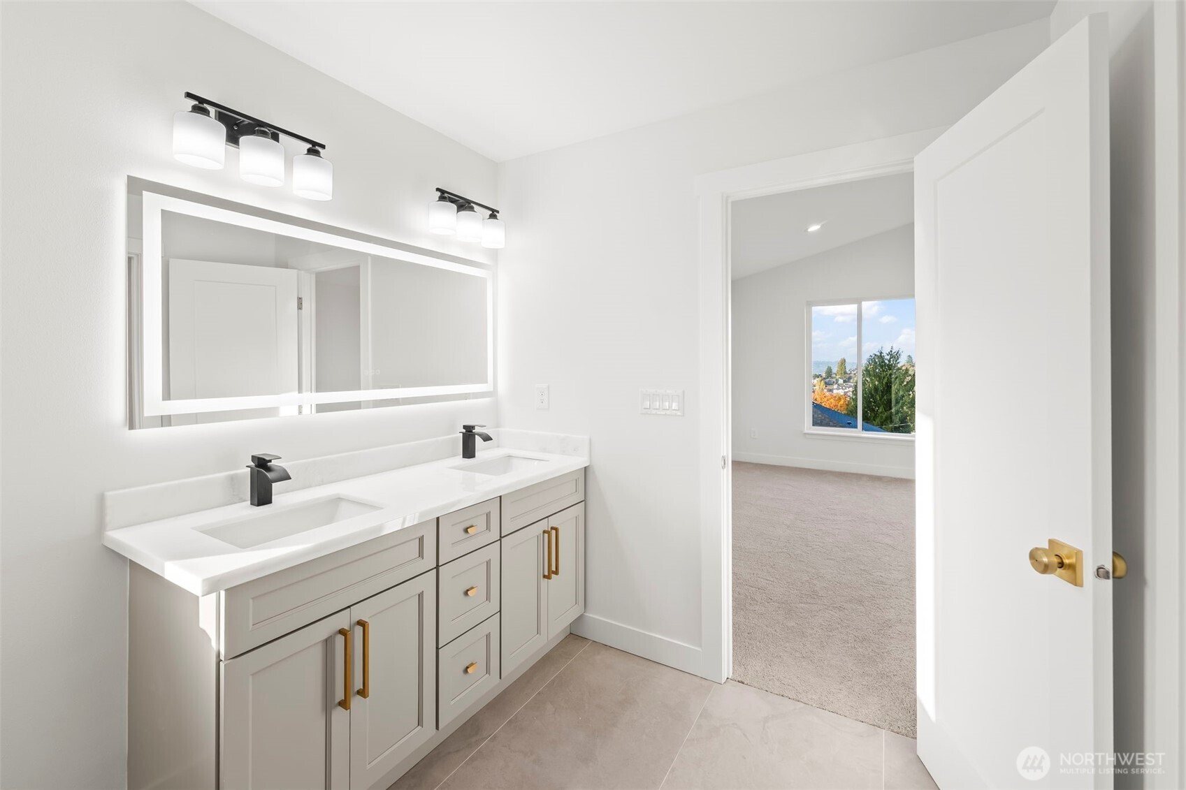 3102 44th Avenue NE, Tacoma, WA 98422