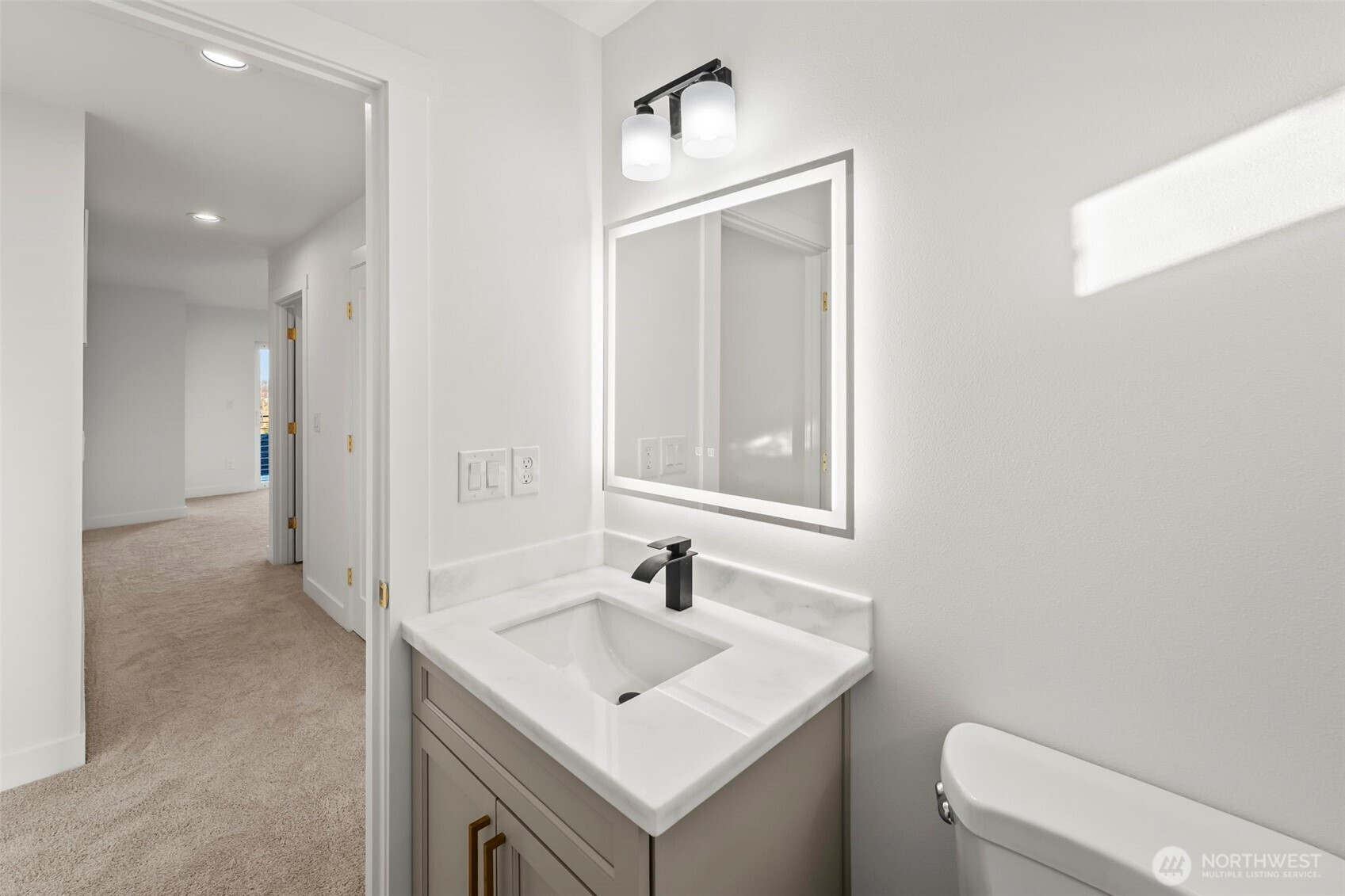 3102 44th Avenue NE, Tacoma, WA 98422