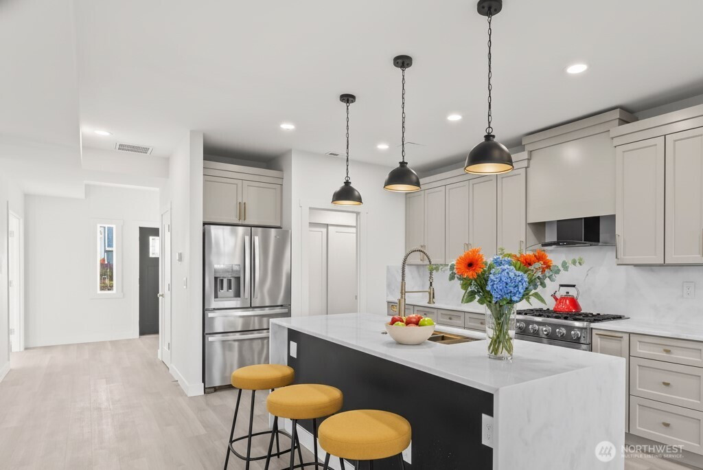 3102 44th Avenue NE, Tacoma, WA 98422