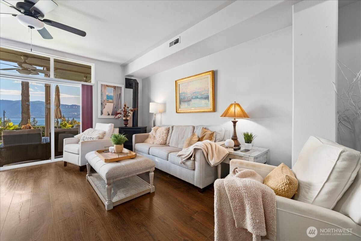 11415 S Lakeshore Road, Chelan, WA 98816