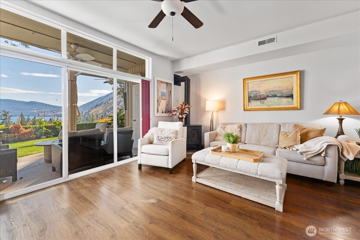 11415 S Lakeshore Road, Chelan, WA 98816