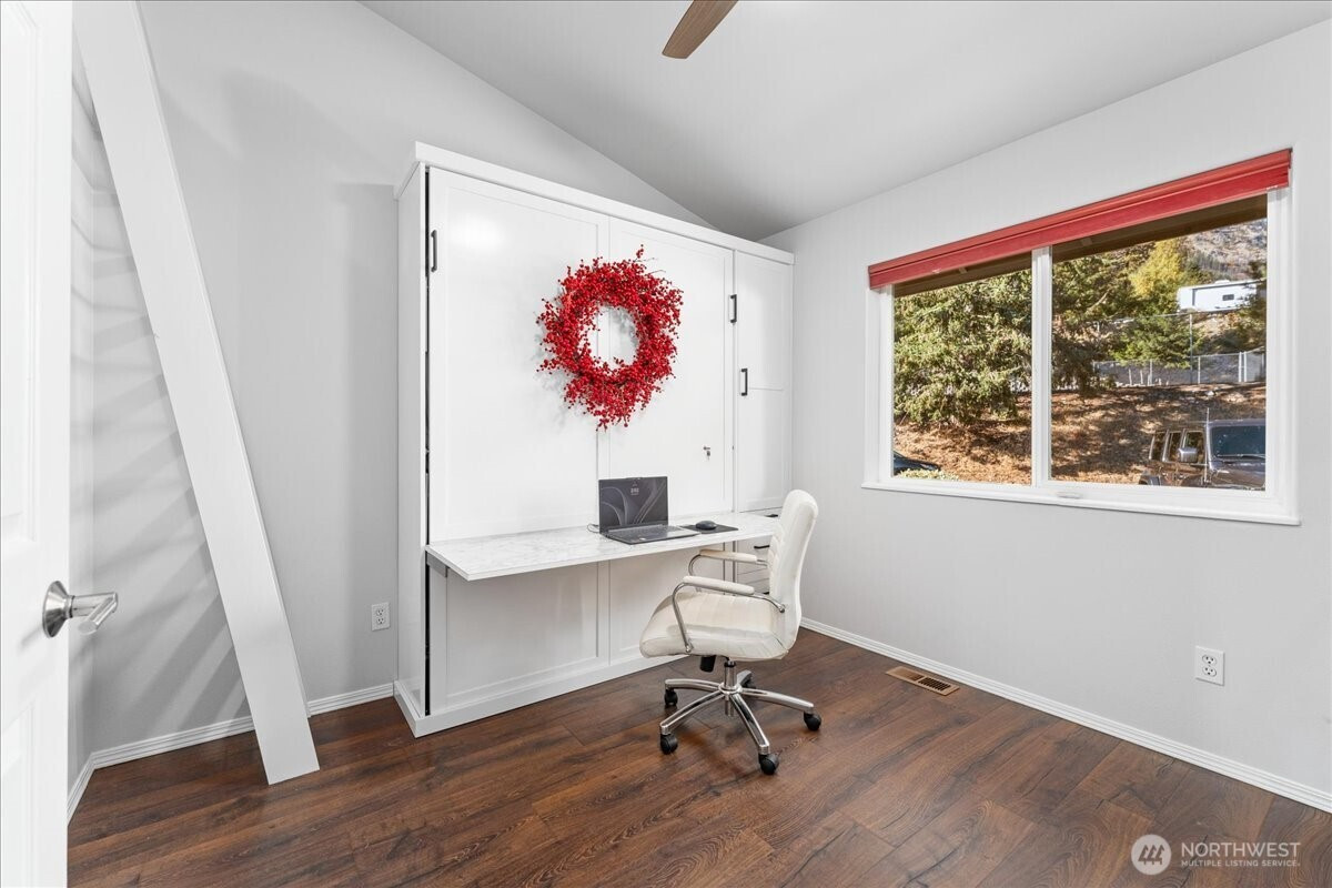 11415 S Lakeshore Road, Chelan, WA 98816