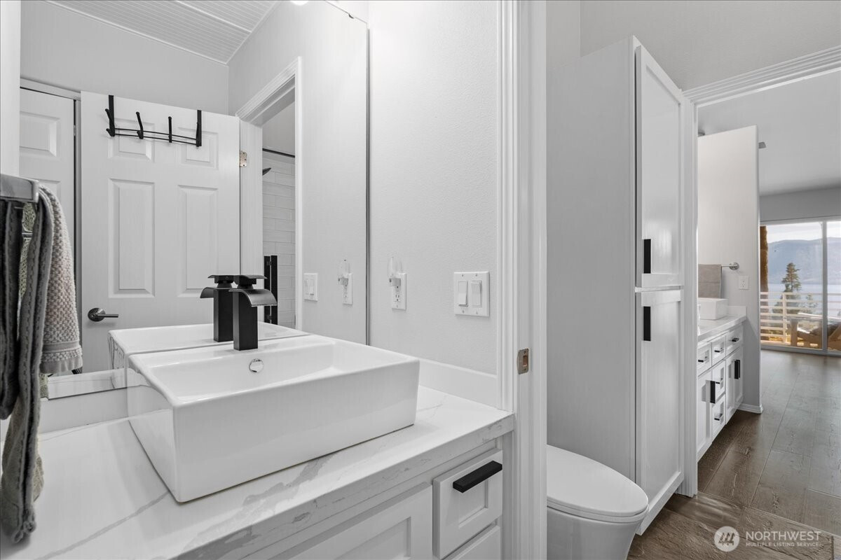 11415 S Lakeshore Road, Chelan, WA 98816