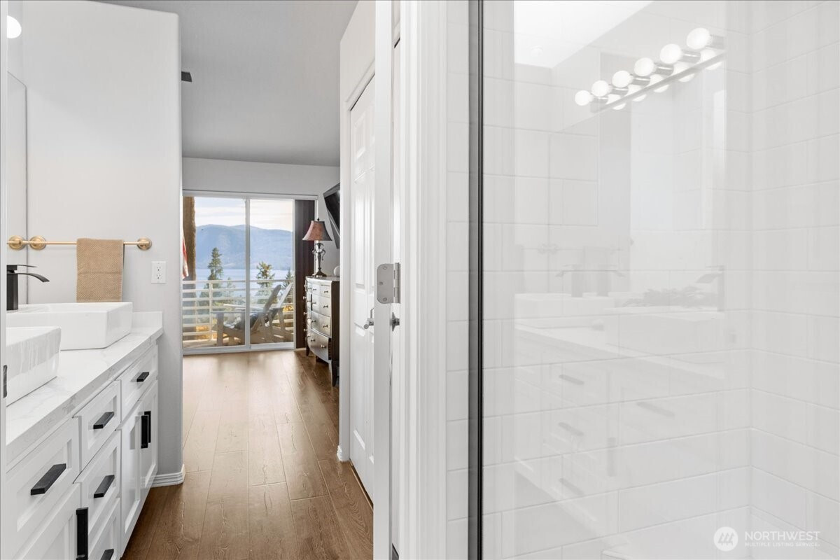 11415 S Lakeshore Road, Chelan, WA 98816