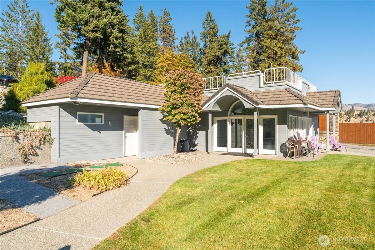 11415 S Lakeshore Road, Chelan, WA 98816