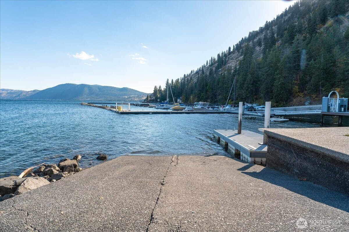 11415 S Lakeshore Road, Chelan, WA 98816