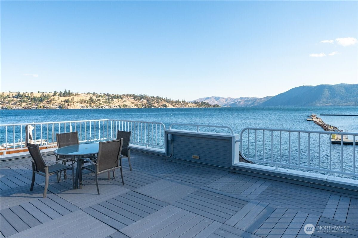 11415 S Lakeshore Road, Chelan, WA 98816