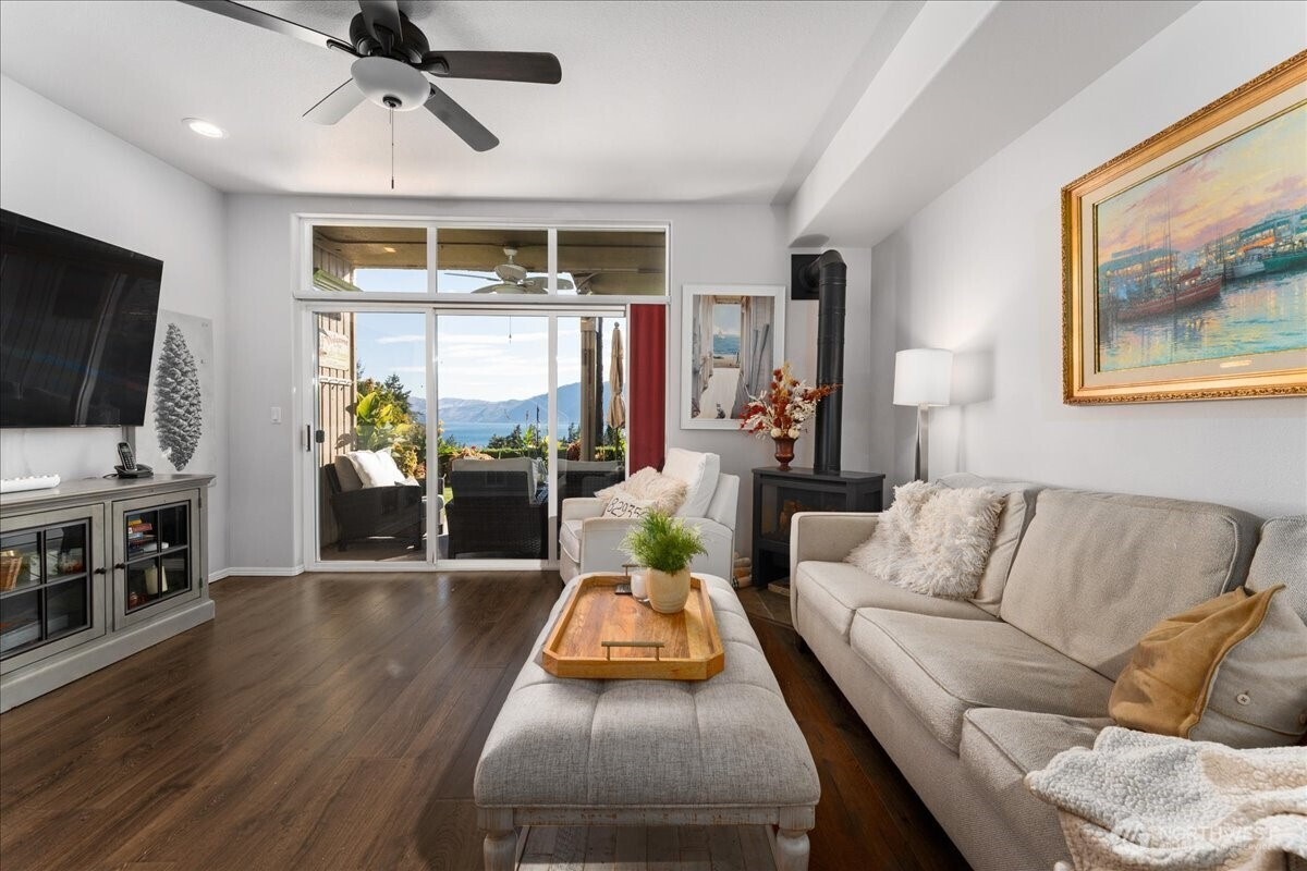 11415 S Lakeshore Road, Chelan, WA 98816