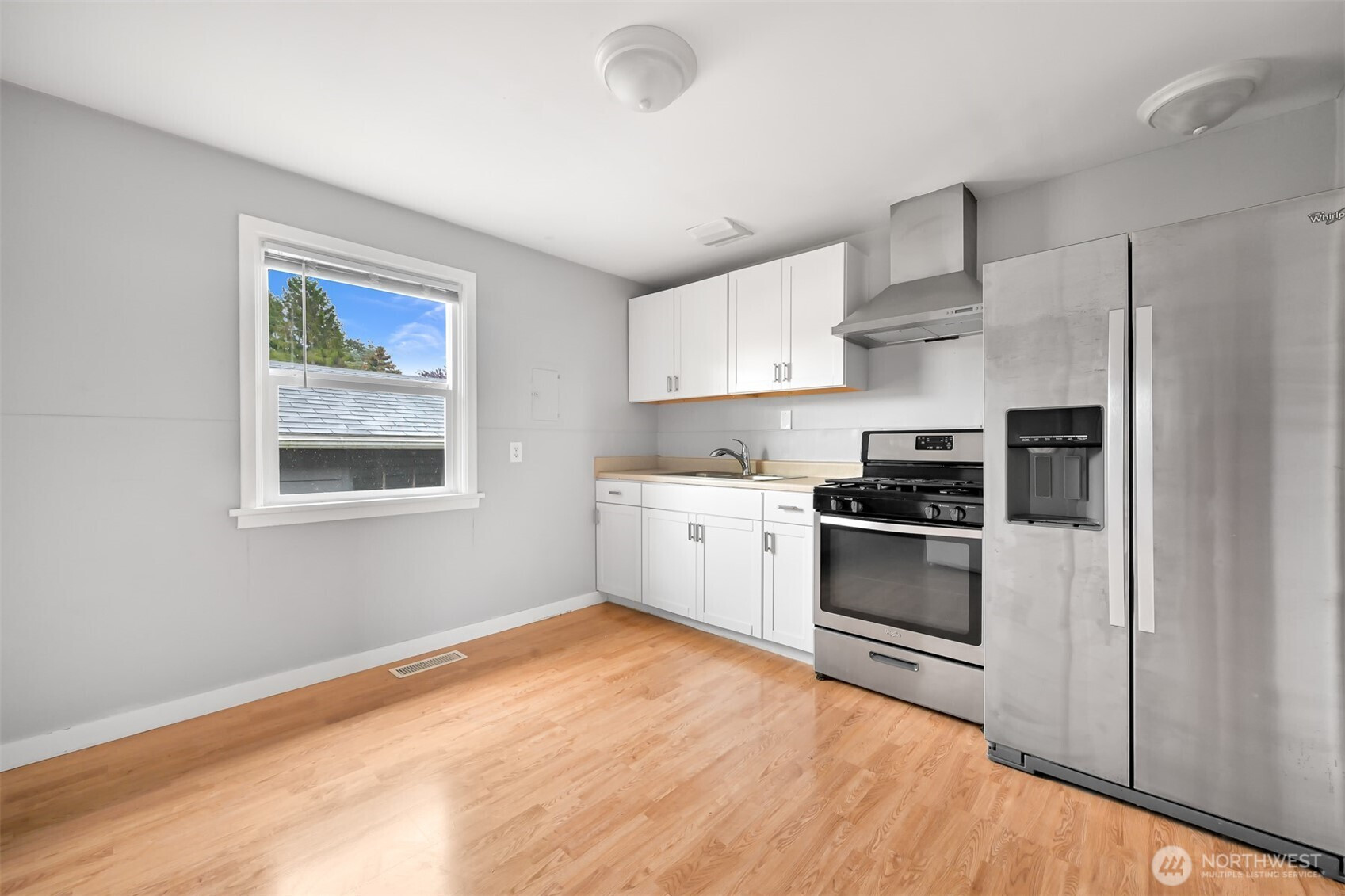 1056 Harrison Avenue, Blaine, WA 98230