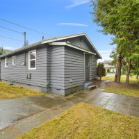 1056 Harrison Avenue, Blaine, WA 98230
