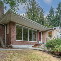 9119 17th Avenue NE, Seattle, WA 98115