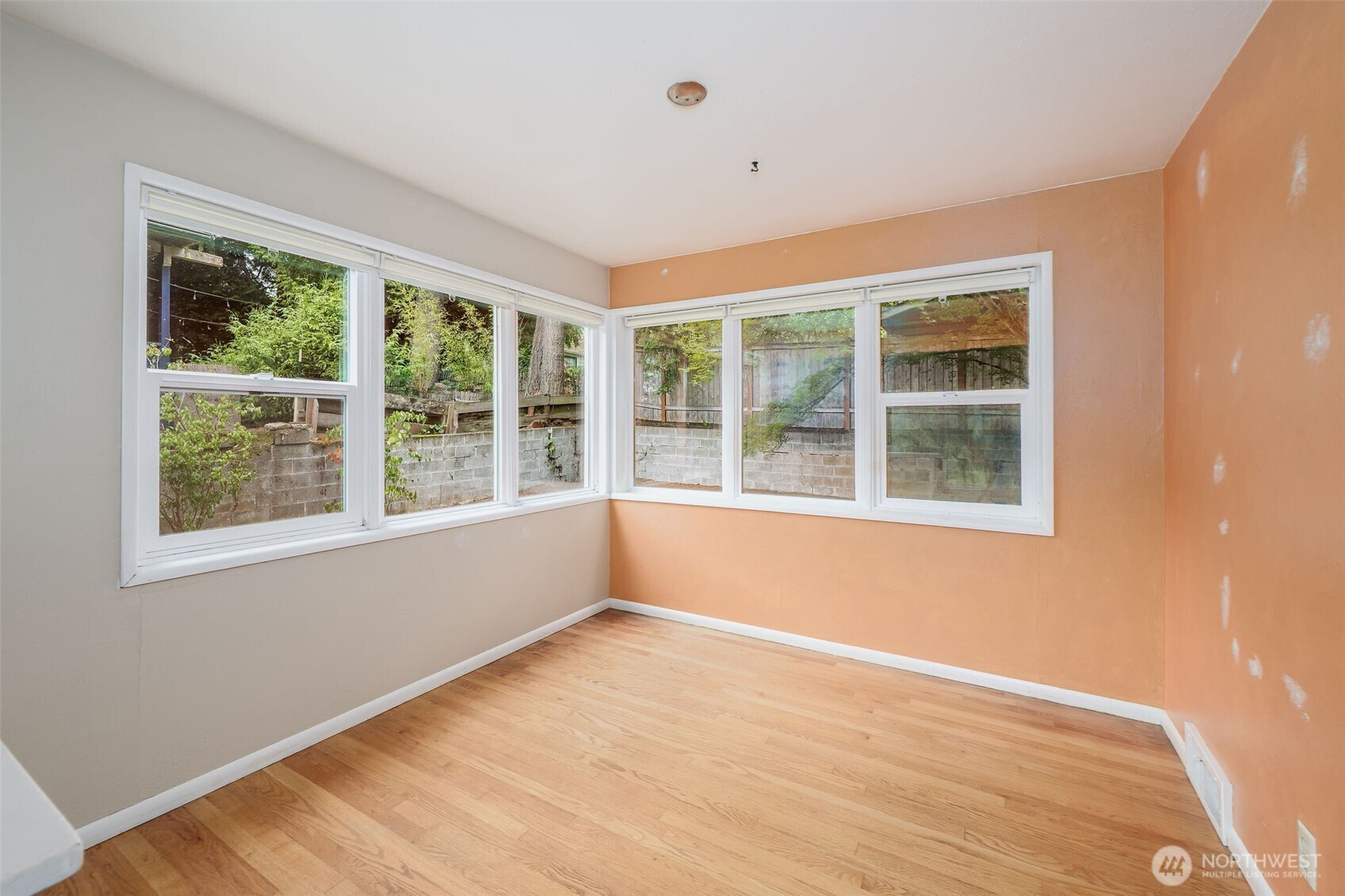 9119 17th Avenue NE, Seattle, WA 98115