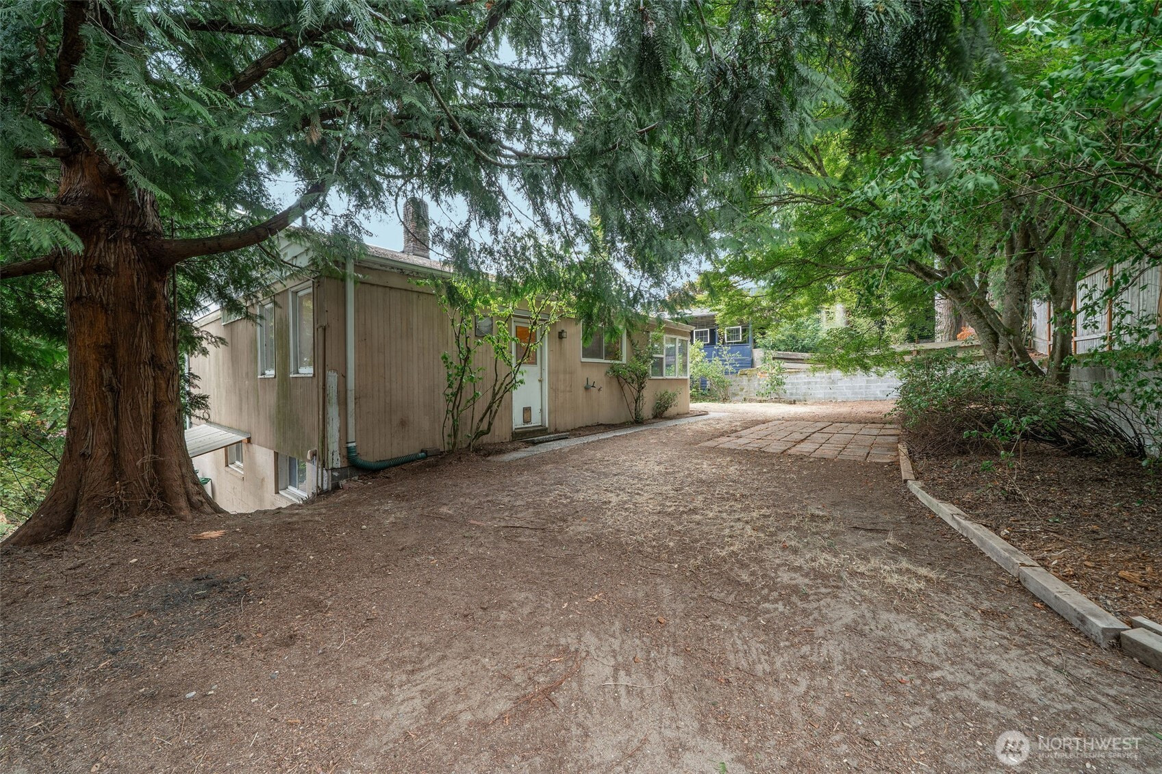 9119 17th Avenue NE, Seattle, WA 98115