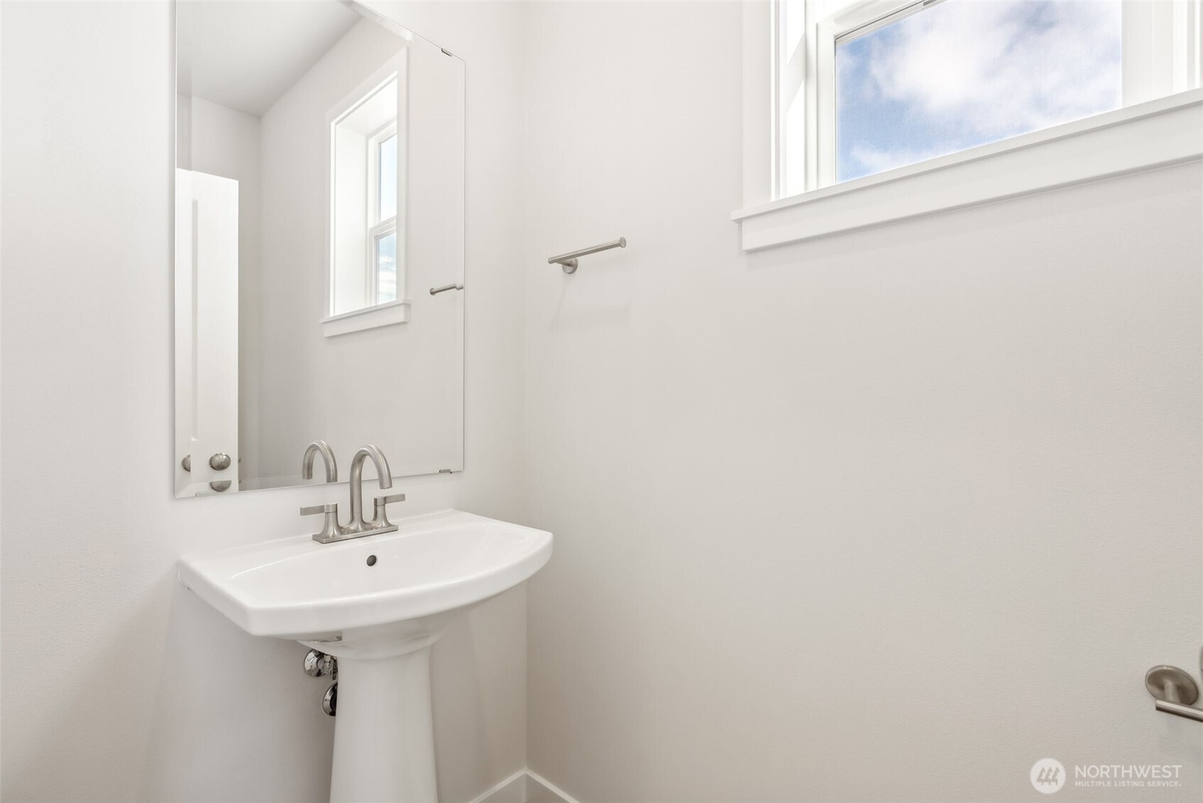 2064 NE Norseman Way, Poulsbo, WA 98370