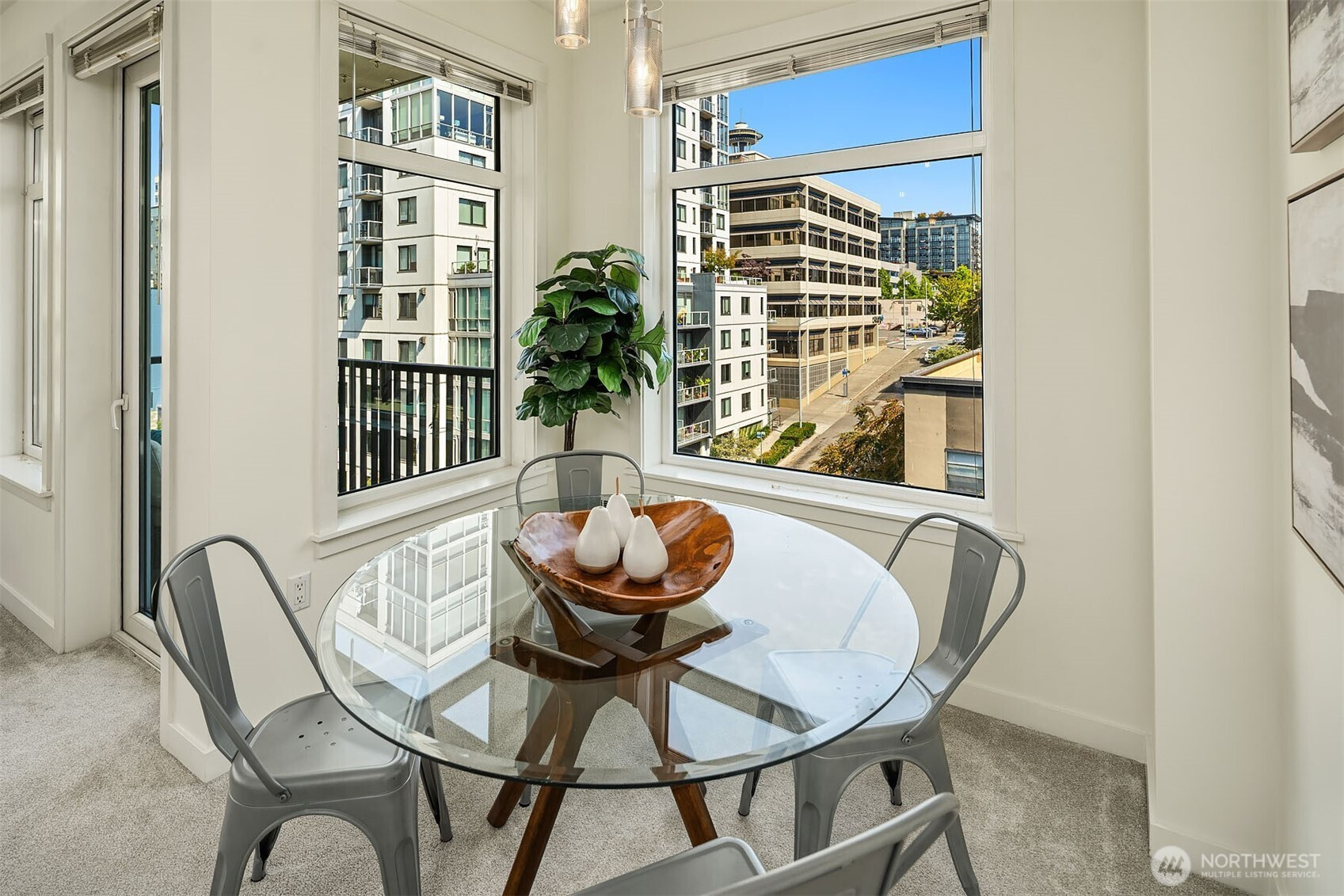 2607 Western Avenue, Seattle, WA 98121