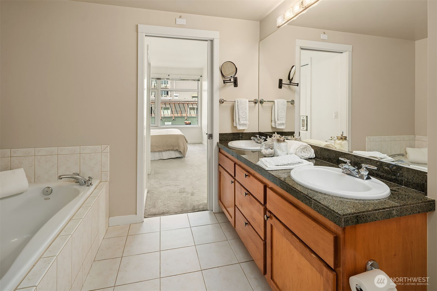 2607 Western Avenue, Seattle, WA 98121