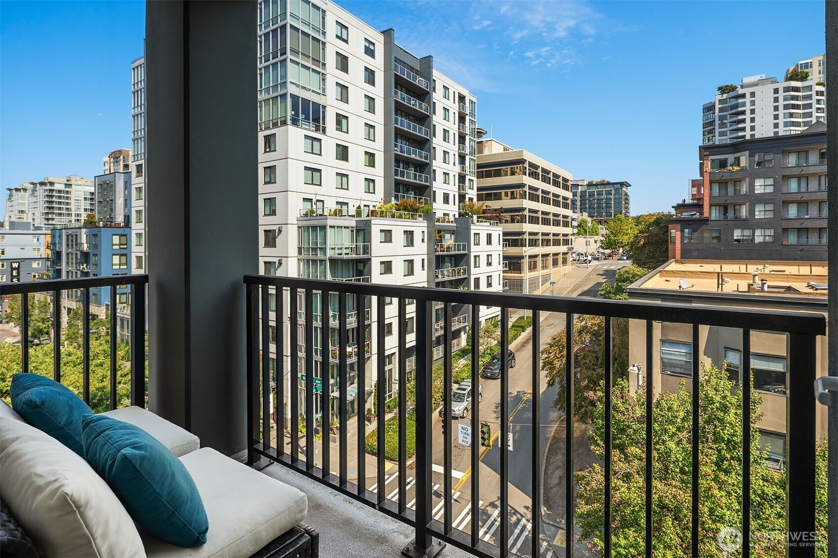 2607 Western Avenue, Seattle, WA 98121