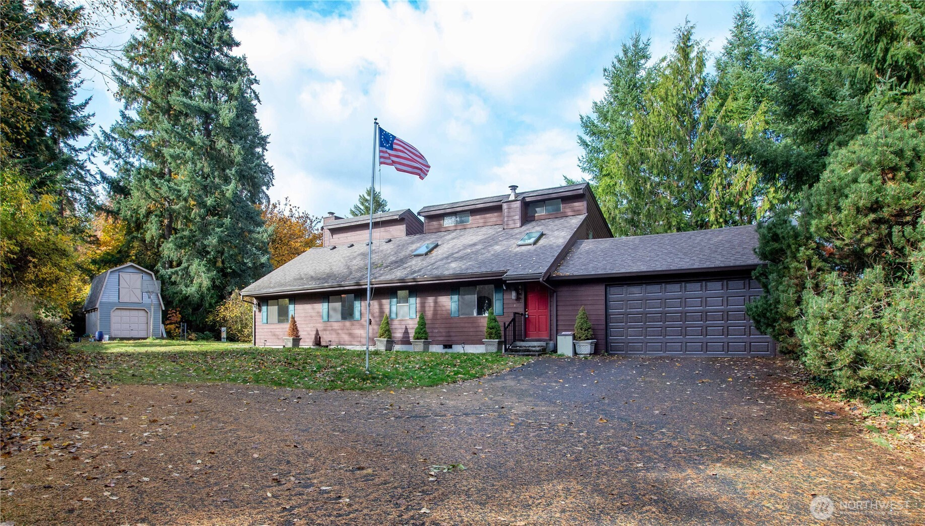 6541 Lake Saint Clair Drive SE, Olympia, WA 98513