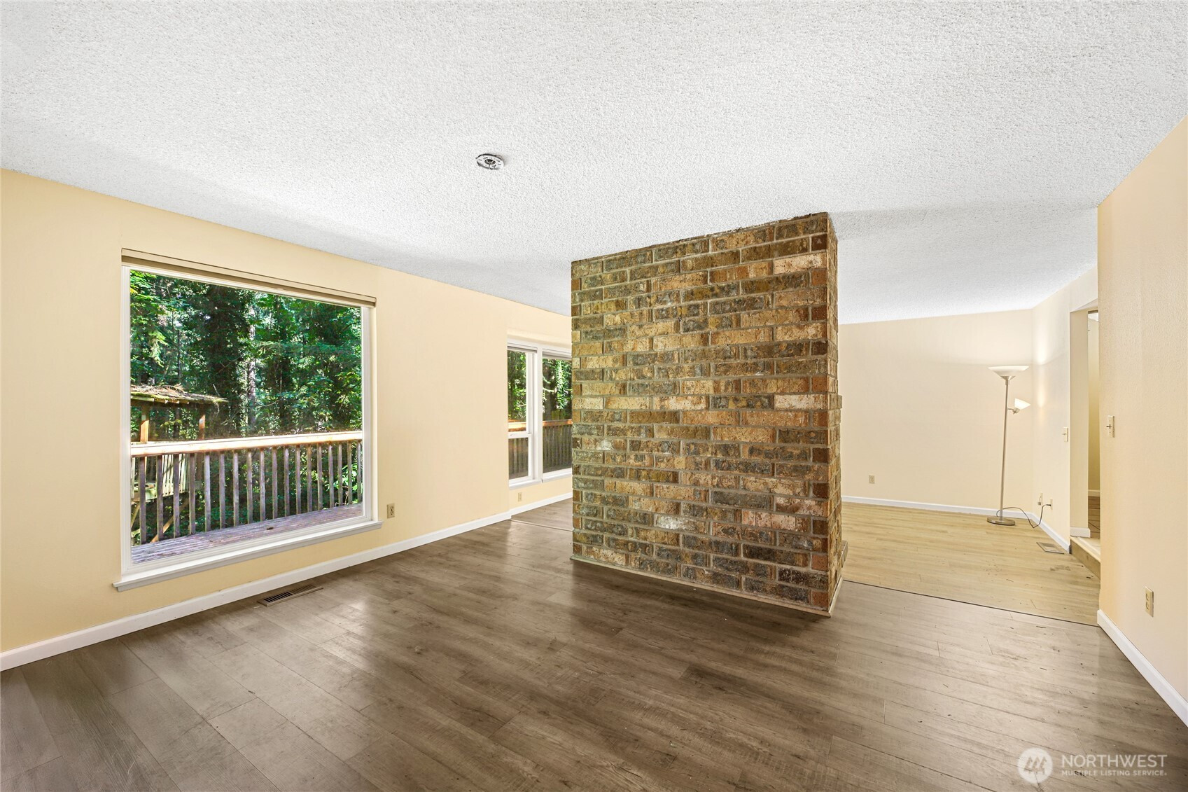 15604 SE 42nd Place, Bellevue, WA 98006