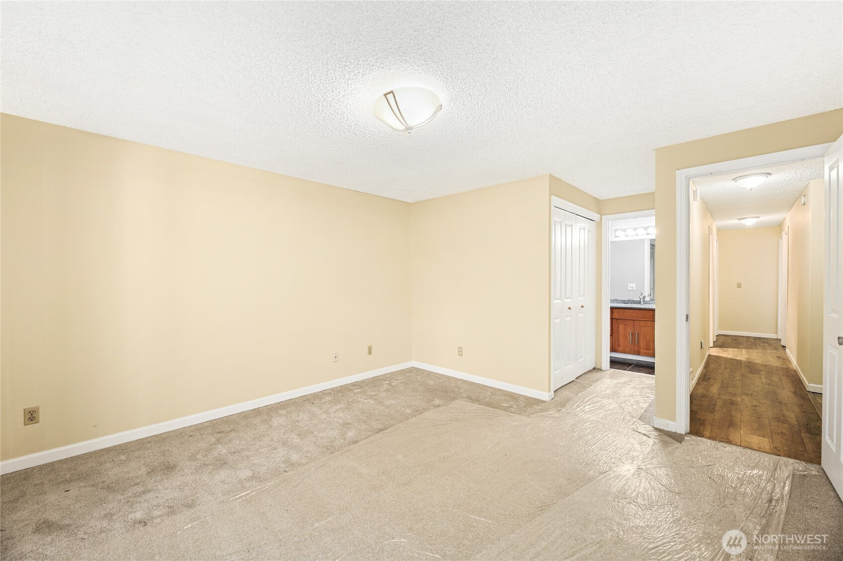 15604 SE 42nd Place, Bellevue, WA 98006