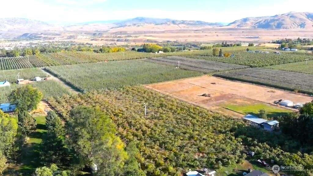 44 Weatherstone Road, Omak, WA 98841