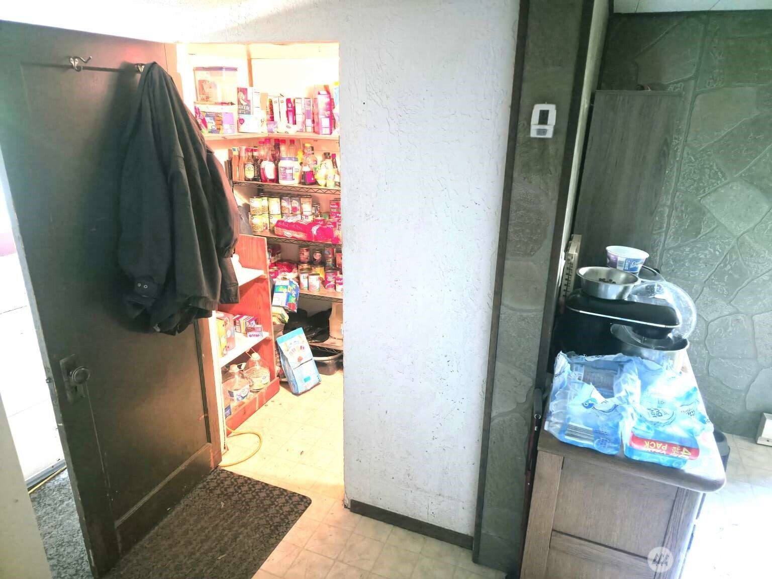 44 Weatherstone Road, Omak, WA 98841