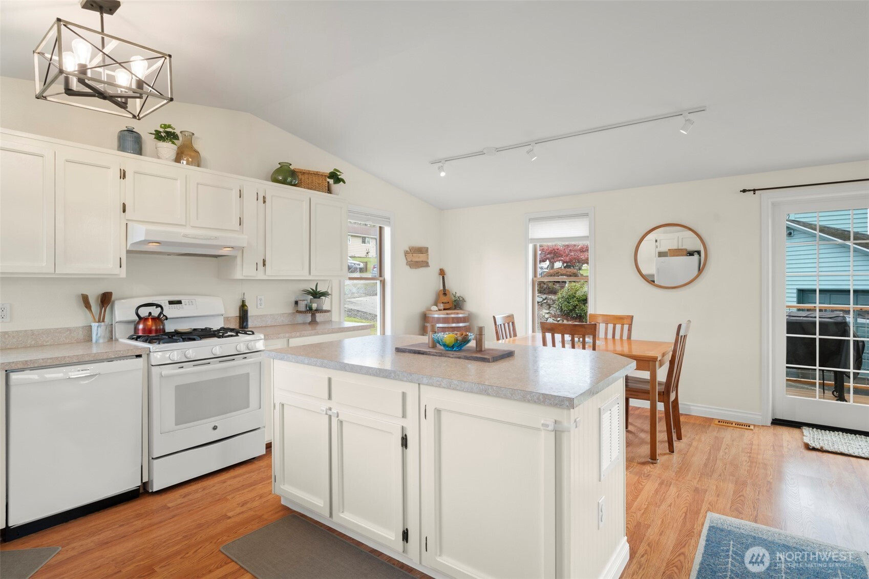 650 NE Otis Street, Coupeville, WA 98239