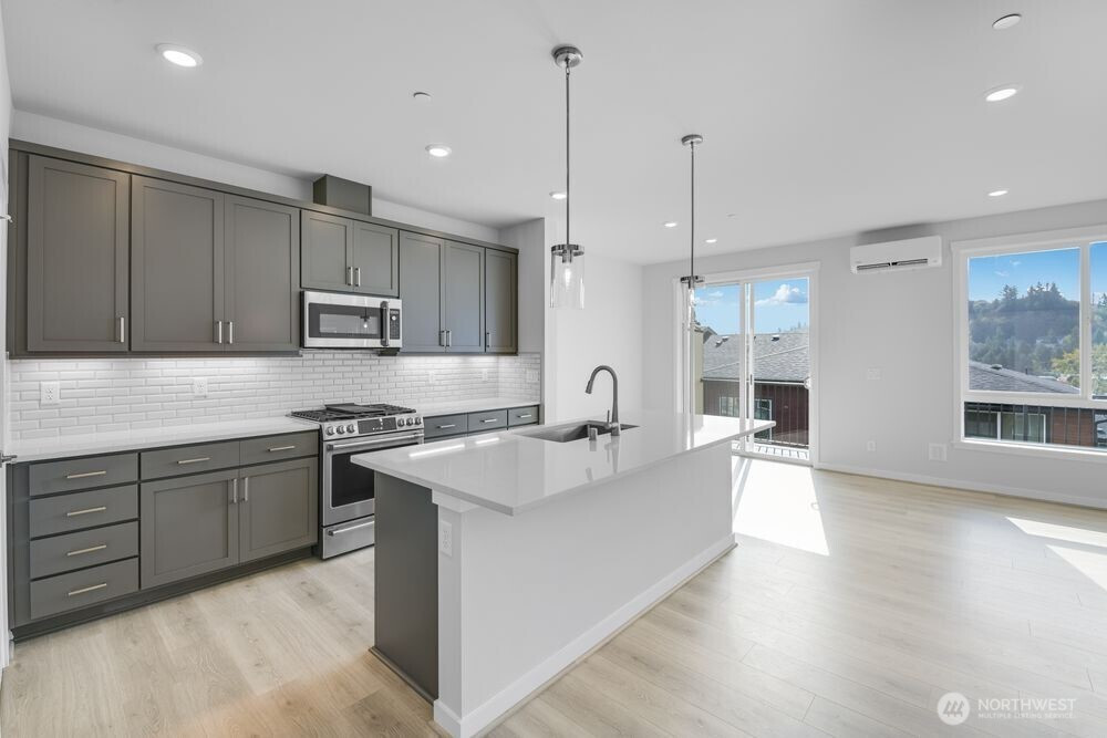 13209 NE 127th Way, Kirkland, WA 98034