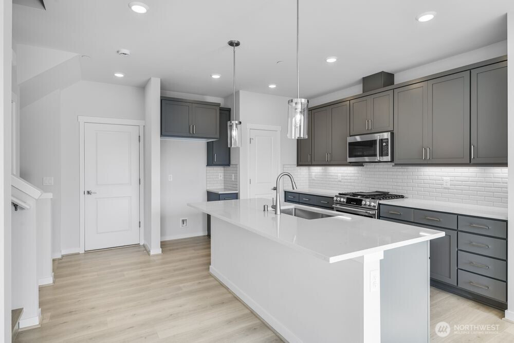 13209 NE 127th Way, Kirkland, WA 98034