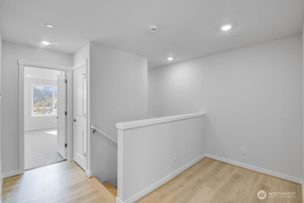 13209 NE 127th Way, Kirkland, WA 98034