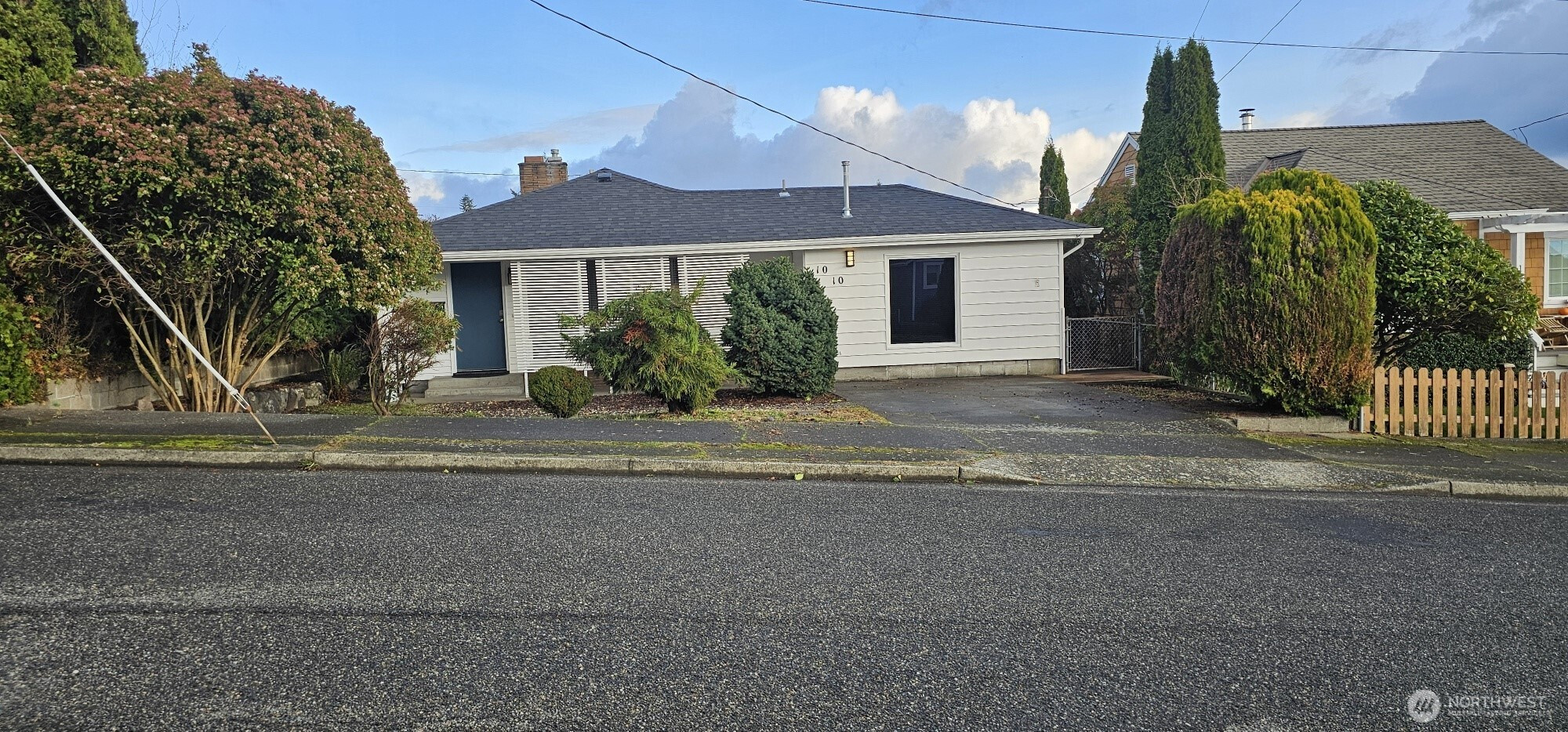 1010 Ironsides Avenue, Bremerton, WA 98310