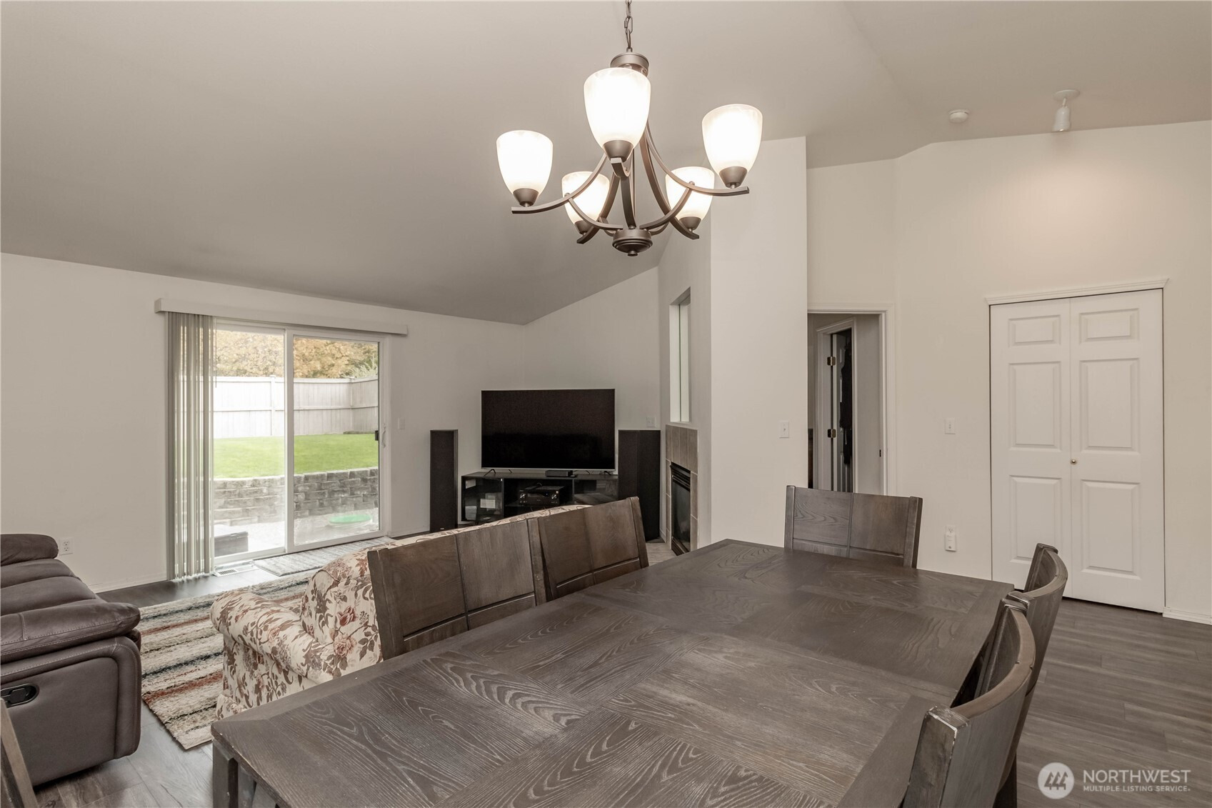 8119 117th Street Ct E, Puyallup, WA 98373