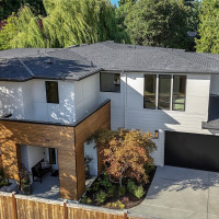 912 18th Avenue W, Kirkland, WA 98033