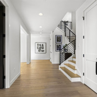 912 18th Avenue W, Kirkland, WA 98033