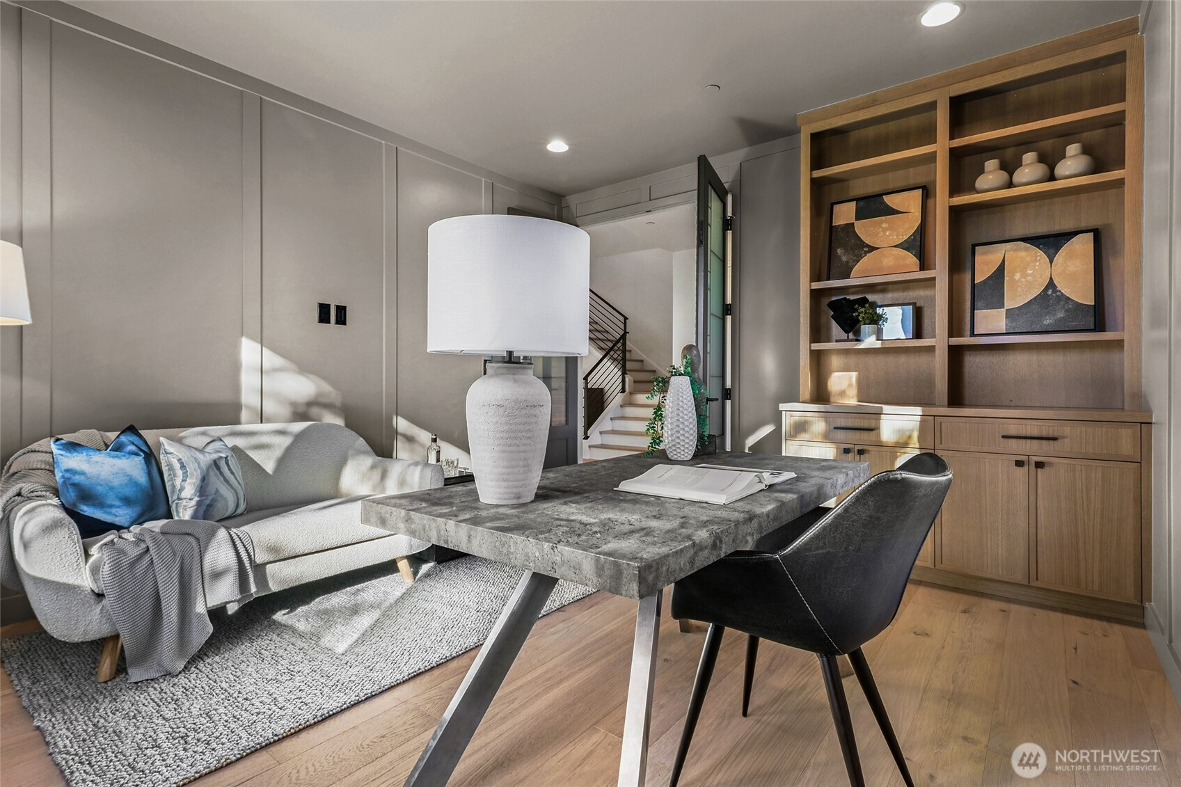 912 18th Avenue W, Kirkland, WA 98033