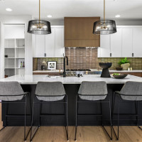 912 18th Avenue W, Kirkland, WA 98033